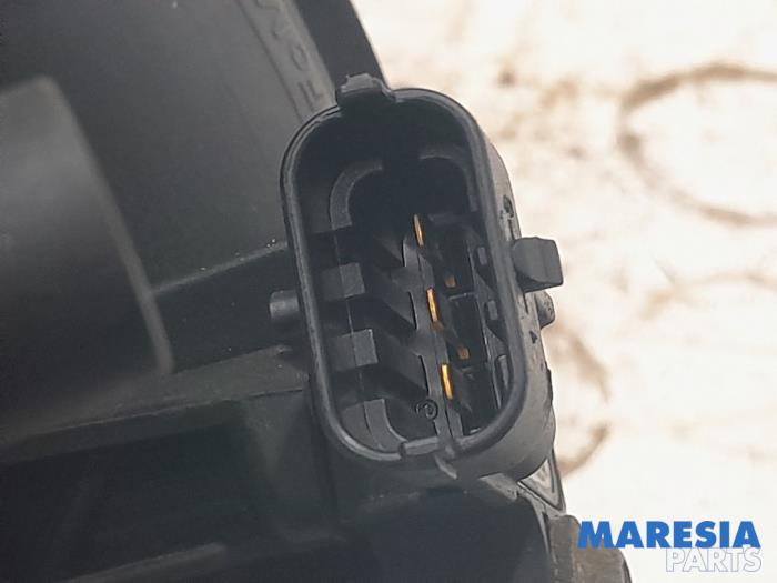 Inlaatspruitstuk van een Peugeot Boxer (U9) 2.2 HDi 110 Euro 5 2013