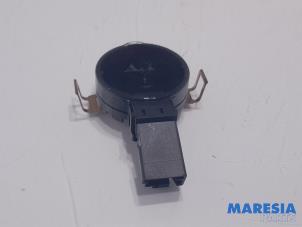 Gebruikte Sensor regen Peugeot 2008 (UD/UK/UR/US/UX) e-2008 50 kWh Prijs € 30,25 Inclusief btw aangeboden door Maresia Parts