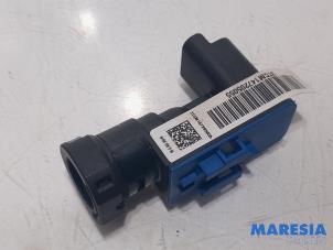 Gebruikte Remassistent sensor Opel Corsa F (UB/UH/UP) Electric 50kWh Prijs € 18,15 Inclusief btw aangeboden door Maresia Parts