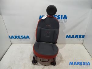Gebruikte Voorstoel rechts Fiat 500 (312) 0.9 TwinAir 80 Prijs € 105,00 Margeregeling aangeboden door Maresia Parts
