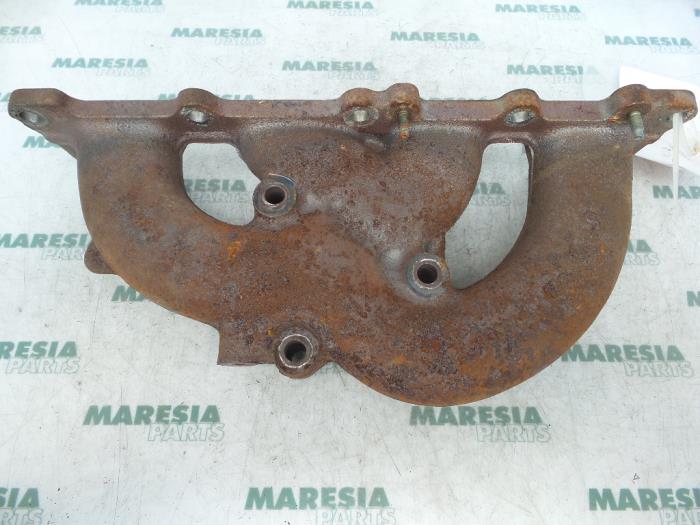 Gebruikte Spruitstuk Uitlaat Renault Grand Scénic II (JM) 2.0 16V Turbo Prijs € 75,00 Margeregeling aangeboden door Maresia Parts