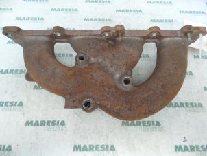 Gebruikte Uitlaatspruitstuk Renault Grand Scénic II (JM) 2.0 16V Turbo Prijs € 75,00 Margeregeling aangeboden door Maresia Parts