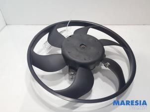 Gebruikte Koelvin Motor Alfa Romeo 159 Sportwagon (939BX) 3.2 JTS V6 24V Q4 Prijs € 39,00 Margeregeling aangeboden door Maresia Parts