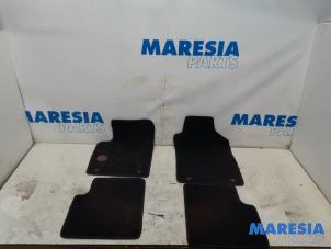 Gebruikte Matten Set Fiat 500 (312) 1.2 69 Prijs € 35,00 Margeregeling aangeboden door Maresia Parts