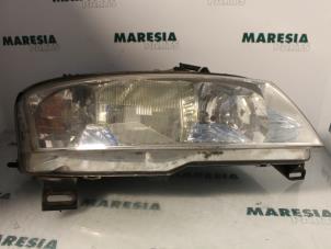Gebruikte Rechter Koplamp Fiat Stilo (192A/B) 2.4 20V Abarth 3-Drs. Prijs € 75,00 Margeregeling aangeboden door Maresia Parts