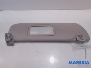 Gebruikte Zonneklep Peugeot 206 CC (2D) 1.6 16V Prijs € 20,00 Margeregeling aangeboden door Maresia Parts