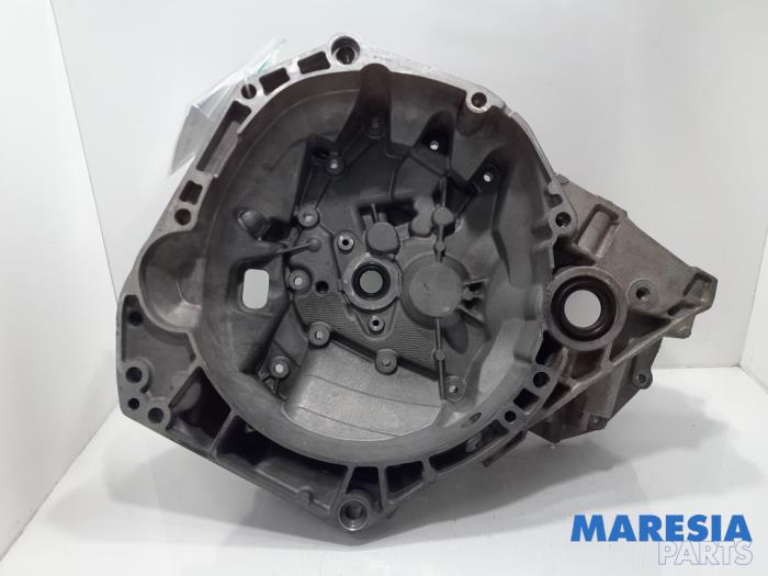 Gebruikte Versnellingsbakhuis Renault Clio IV Estate/Grandtour (7R) 0.9 Energy TCE 90 12V Prijs € 50,00 Margeregeling aangeboden door Maresia Parts