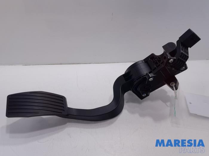 Gebruikte Sensor Gaspedaalpositie Fiat Doblo Cargo (263) 1.3 MJ 16V Euro 4 Prijs € 48,40 Inclusief btw aangeboden door Maresia Parts