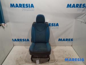 Gebruikte Voorstoel rechts Fiat Scudo (270) 1.6 D Multijet Prijs € 302,50 Inclusief btw aangeboden door Maresia Parts