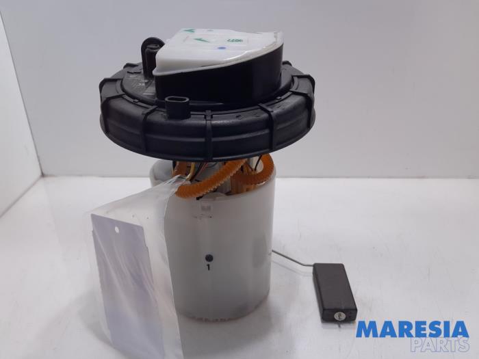 Gebruikte Tank element Pomp Citroen C3 (SX/SW) 1.2 12V e-THP PureTech 110 Prijs € 85,00 Margeregeling aangeboden door Maresia Parts