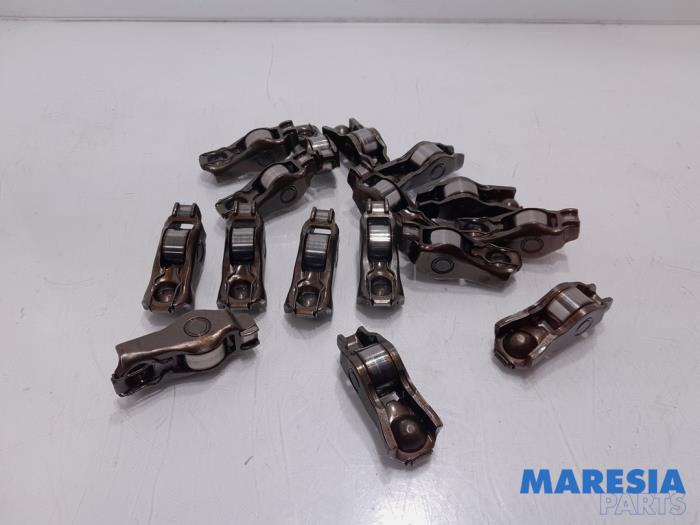 Gebruikte Tuimelaar Citroen DS3 (SA) 1.4 16V VTi Prijs € 50,00 Margeregeling aangeboden door Maresia Parts