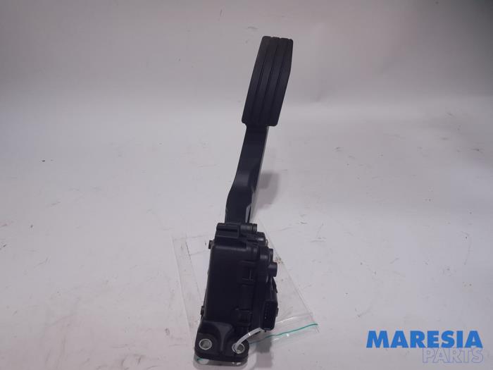 Gebruikte Gaspedaalpositie Sensor Renault Twingo II (CN) 1.2 Prijs € 19,95 Margeregeling aangeboden door Maresia Parts