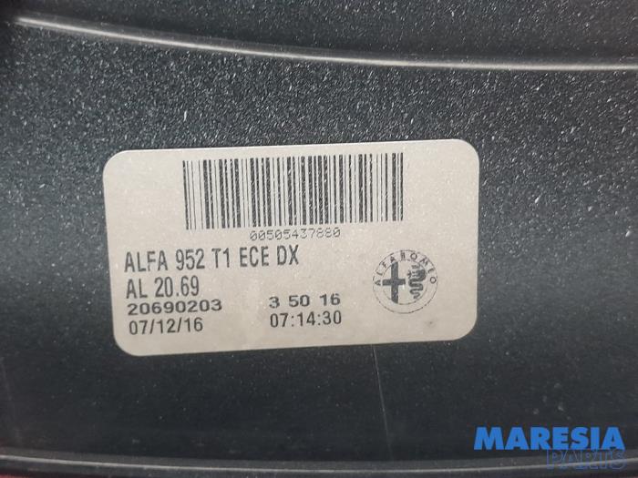ALFA ROMEO Giulia 2 generation (2015-2024) Galinis dešinys žibintas 50562730 23522829