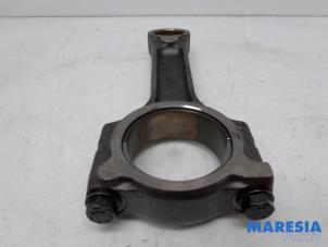 Gebruikte Drijfstang Renault Megane III Grandtour (KZ) 1.5 dCi 110 Prijs € 35,00 Margeregeling aangeboden door Maresia Parts