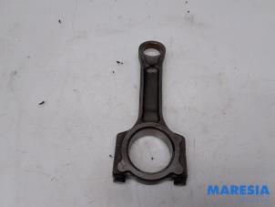 Gebruikte Drijfstang Renault Megane III Grandtour (KZ) 1.5 dCi 110 Prijs € 35,00 Margeregeling aangeboden door Maresia Parts