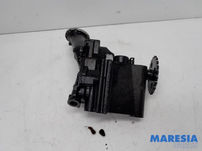 Oliepomp van een Renault Megane III Grandtour (KZ) 1.5 dCi 110 2012