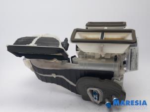 Gebruikte Kachelhuis Fiat Punto III (199) 0.9 TwinAir Turbo 100 Prijs € 157,50 Margeregeling aangeboden door Maresia Parts