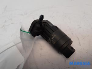 Gebruikte Ruitensproeierpomp voor Fiat 500 (312) 1.2 Prijs € 15,00 Margeregeling aangeboden door Maresia Parts