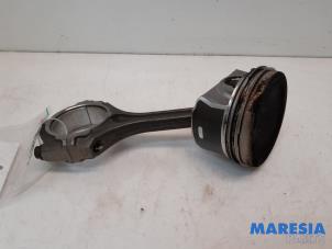 Gebruikte Drijfstang Renault Megane III Berline (BZ) 2.0 16V TCe 180 Prijs € 50,00 Margeregeling aangeboden door Maresia Parts