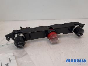 Gebruikte Paniekverlichtings Schakelaar Fiat 500 (312) 1.2 69 Prijs € 15,00 Margeregeling aangeboden door Maresia Parts