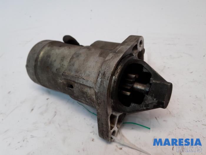 Startmotor van een Fiat 500 (312) 1.2 2008