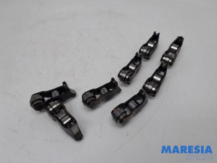 Gebruikte Tuimelaar Peugeot 207/207+ (WA/WC/WM) 1.6 16V VTi Prijs € 50,00 Margeregeling aangeboden door Maresia Parts