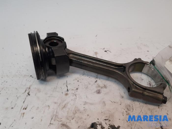 Gebruikte Zuiger Renault Master III (MA/MB/MC/MD/MH/MF/MG/MH) 2.3 dCi 150 16V Prijs € 152,46 Inclusief btw aangeboden door Maresia Parts