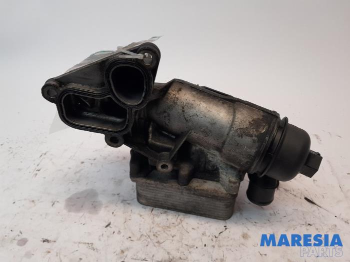 Gebruikte Oliefilterhouder Renault Master III (MA/MB/MC/MD/MH/MF/MG/MH) 2.3 dCi 150 16V Prijs € 60,50 Inclusief btw aangeboden door Maresia Parts