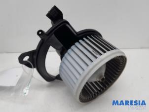Gebruikte Chaufage Ventilatiemotor Fiat Punto III (199) 0.9 TwinAir Turbo 100 Prijs € 33,00 Margeregeling aangeboden door Maresia Parts