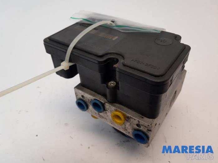 Gebruikte ABS Pomp Renault Twingo II (CN) 1.2 16V Prijs € 49,99 Margeregeling aangeboden door Maresia Parts