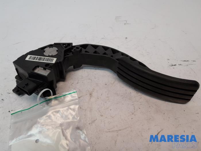 Gebruikte Gaspedaalpositie Sensor Renault Scénic III (JZ) 1.5 dCi 110 Prijs € 34,95 Margeregeling aangeboden door Maresia Parts