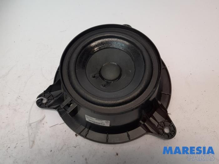 Gebruikte Speaker Renault Scénic III (JZ) 1.5 dCi 110 Prijs € 20,00 Margeregeling aangeboden door Maresia Parts