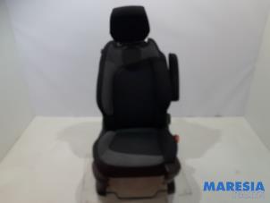 Gebruikte Voorstoel rechts Citroen C4 Picasso (3D/3E) 1.2 12V PureTech 130 Prijs € 250,00 Margeregeling aangeboden door Maresia Parts