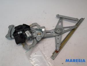 Gebruikte Ruitmechaniek 4Deurs rechts-achter Renault Scénic III (JZ) 1.5 dCi 110 Prijs € 35,00 Margeregeling aangeboden door Maresia Parts