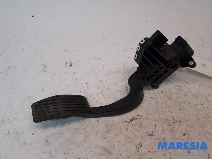 Gebruikte Gaspedaalpositie Sensor Fiat Punto III (199) 0.9 TwinAir Turbo 100 Prijs € 15,00 Margeregeling aangeboden door Maresia Parts