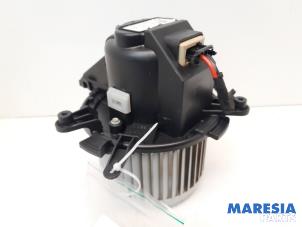 Gebruikte Chaufage Ventilatiemotor Citroen C4 Picasso (3D/3E) 1.2 12V PureTech 130 Prijs € 35,00 Margeregeling aangeboden door Maresia Parts
