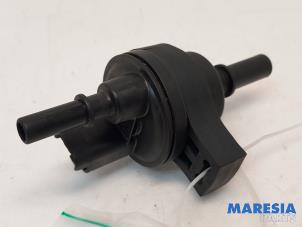 Gebruikte Vacuum ventiel Citroen C4 Picasso (3D/3E) 1.2 12V PureTech 130 Prijs € 25,00 Margeregeling aangeboden door Maresia Parts