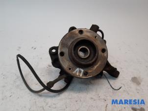 Gebruikte Asschenkel links-voor Peugeot 208 I (CA/CC/CK/CL) 1.2 Vti 12V PureTech 82 Prijs € 19,99 Margeregeling aangeboden door Maresia Parts