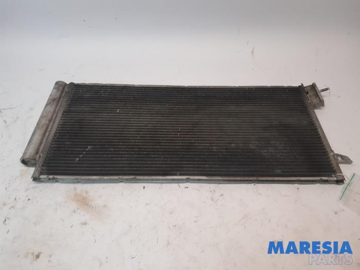 Airco Condensor van een Fiat Punto III (199) 0.9 TwinAir Turbo 100 2017