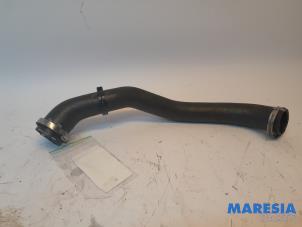 Gebruikte Intercooler Buis Citroen C4 Picasso (3D/3E) 1.2 12V PureTech 130 Prijs € 25,00 Margeregeling aangeboden door Maresia Parts