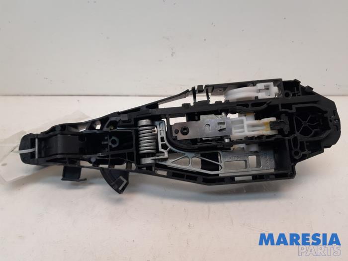 Schuifdeurgreep links van een Peugeot Expert (V1/VA/VB/VE/VF/VT/VY) 2.0 Blue HDi 120 16V 2021