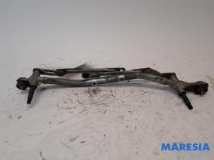 Gebruikte Ruitenwis Mechaniek Citroen DS3 (SA) 1.2 12V PureTech 82 Prijs € 30,00 Margeregeling aangeboden door Maresia Parts