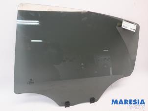 Gebruikte Deurruit 4Deurs links-achter Peugeot 208 I (CA/CC/CK/CL) 1.2 Vti 12V PureTech 82 Prijs € 50,00 Margeregeling aangeboden door Maresia Parts