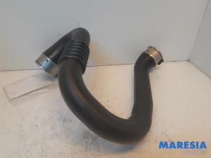 Gebruikte Intercooler Buis Renault Megane III Grandtour (KZ) 1.2 16V TCE 115 Prijs € 30,00 Margeregeling aangeboden door Maresia Parts