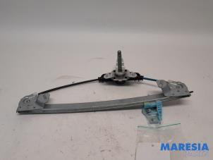 Gebruikte Ruitmechaniek 4Deurs links-achter Lancia Ypsilon (312) 0.9 TwinAir 85 Prijs € 35,00 Margeregeling aangeboden door Maresia Parts