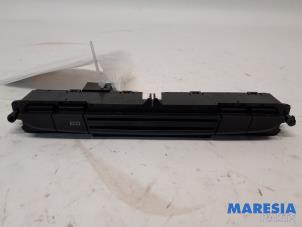 Gebruikte Schakelaar Airco Lancia Ypsilon (312) 0.9 TwinAir 85 Prijs € 20,00 Margeregeling aangeboden door Maresia Parts