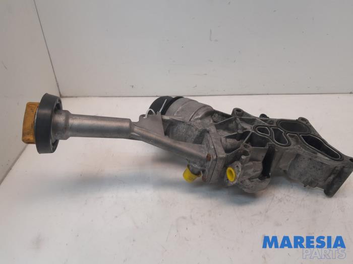 Gebruikte Oliefilterhouder Fiat Punto Evo (199) 1.3 JTD Multijet 85 16V Euro 5 Prijs € 50,00 Margeregeling aangeboden door Maresia Parts