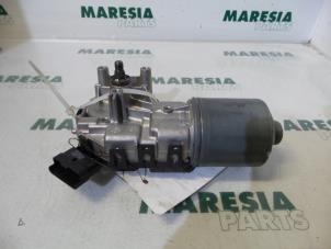 Gebruikte Ruitenwissermotor voor Renault Modus/Grand Modus (JP) 1.6 16V Prijs € 50,00 Margeregeling aangeboden door Maresia Parts