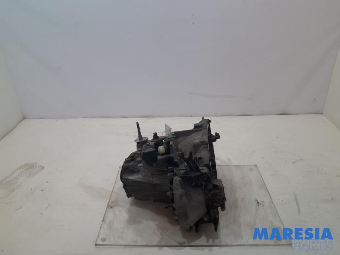 Gebruikte Versnellingsbak Peugeot RCZ (4J) 2.0 HDi 16V FAP Prijs € 450,00 Margeregeling aangeboden door Maresia Parts