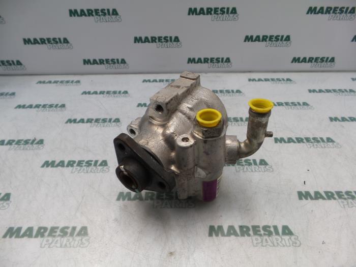Gebruikte Servopomp Alfa Romeo 156 (932) 2.0 Twin Spark 16V Prijs € 50,00 Margeregeling aangeboden door Maresia Parts